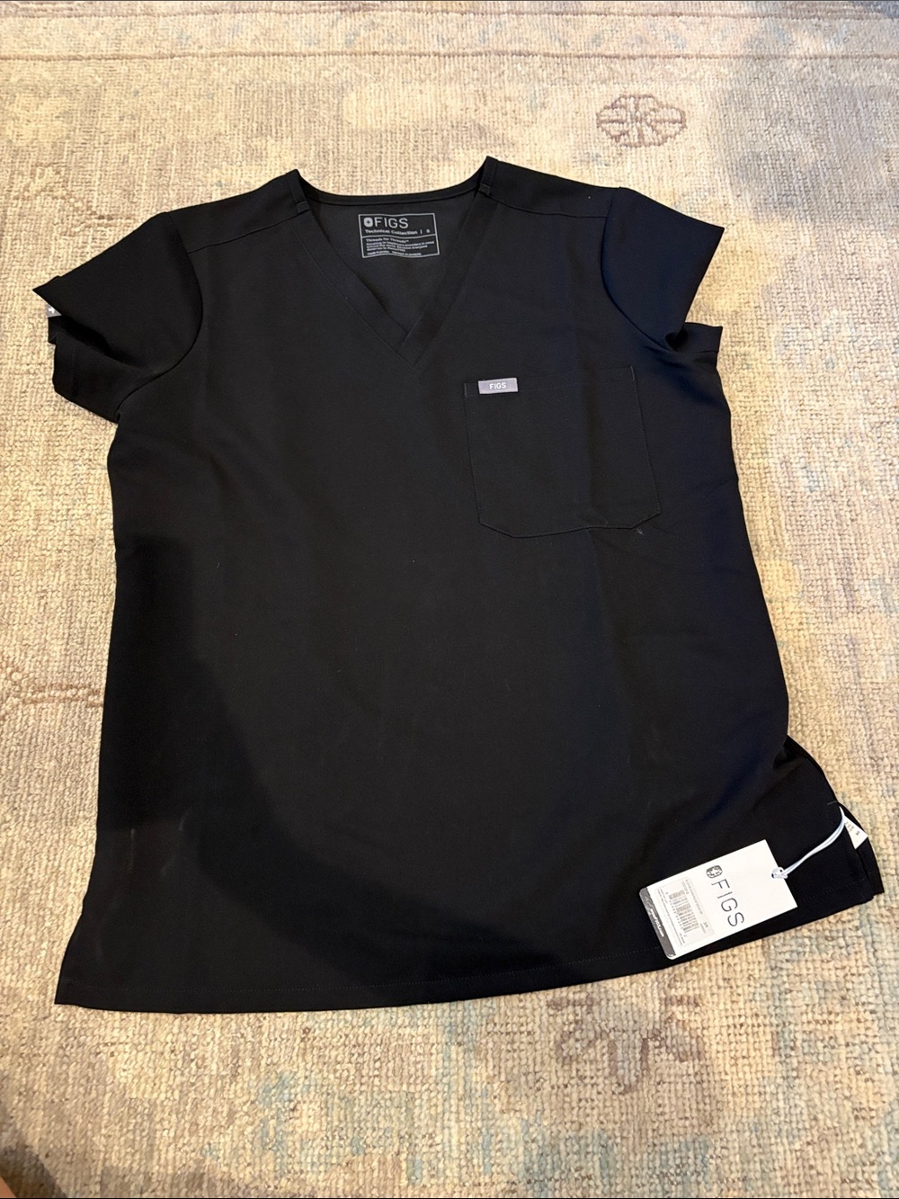 *NWT* FIGS women’s Catarina one pocket V-Neck Scrub Top